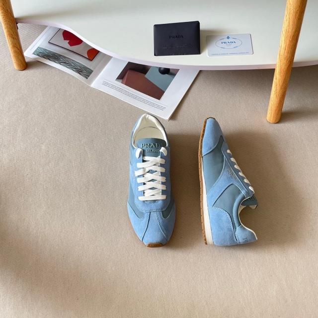 Luxury Fashion Women Chic Sneakers