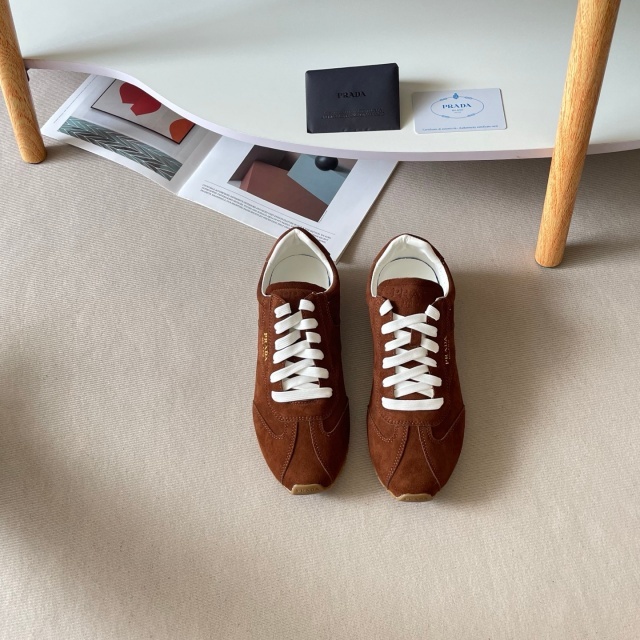 Luxury Fashion Women Chic Sneakers