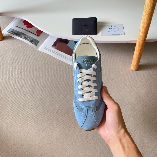 Luxury Fashion Women Chic Sneakers