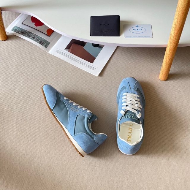 Luxury Fashion Women Chic Sneakers