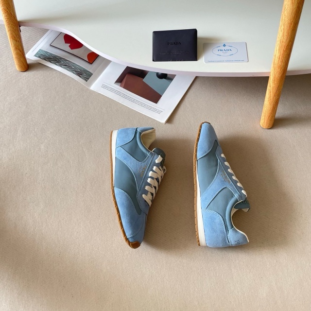 Luxury Fashion Women Chic Sneakers