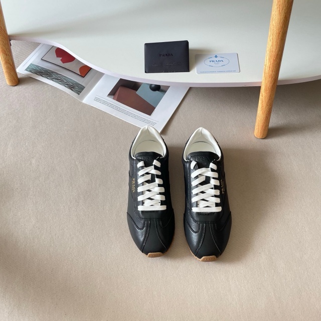 Luxury Fashion Women Chic Sneakers