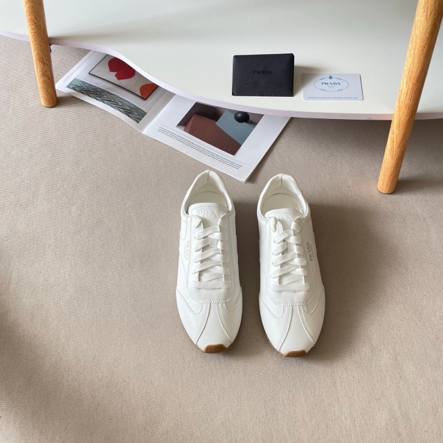 Luxury Fashion Women Chic Sneakers