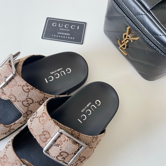 Luxury Fashion Buckle Strap Flat Slides