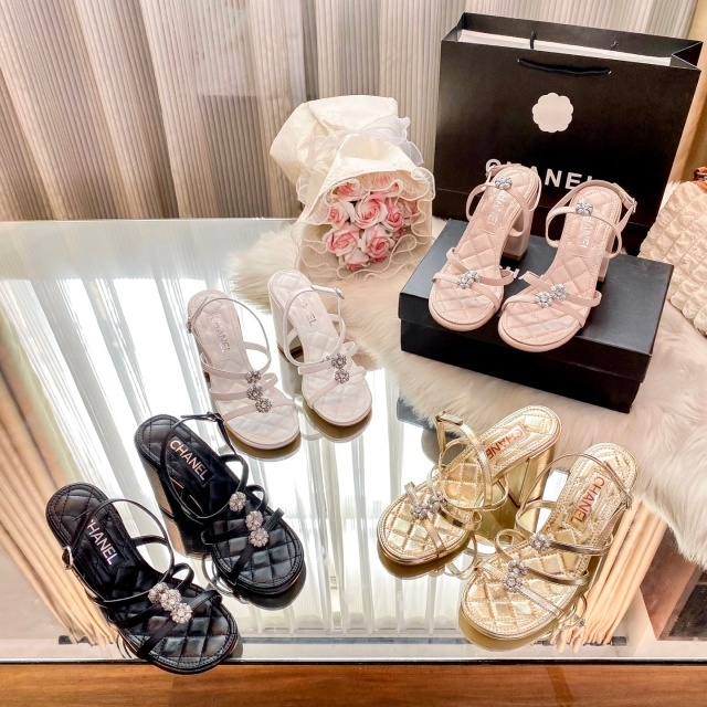 Luxury Fashion Women Hollow Out Chunky Sandals