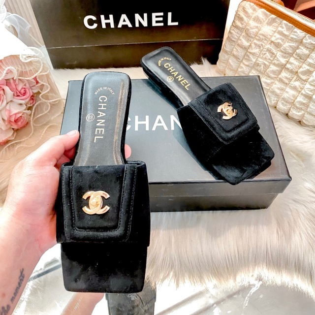 Metal Logo Luxury Women Casual Slides