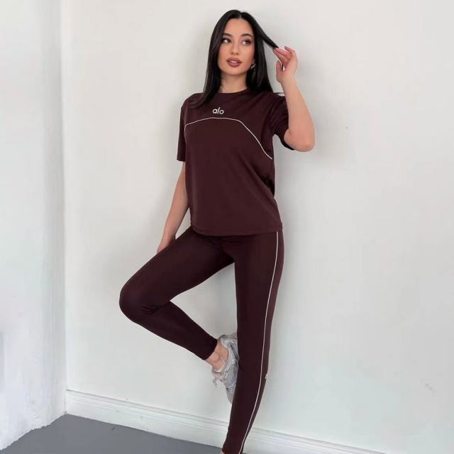 Fashion Embroidery Women Short Sleeve Tracksuit Set