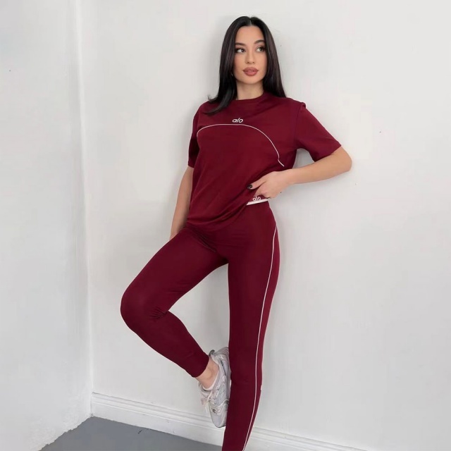Fashion Embroidery Women Short Sleeve Tracksuit Set