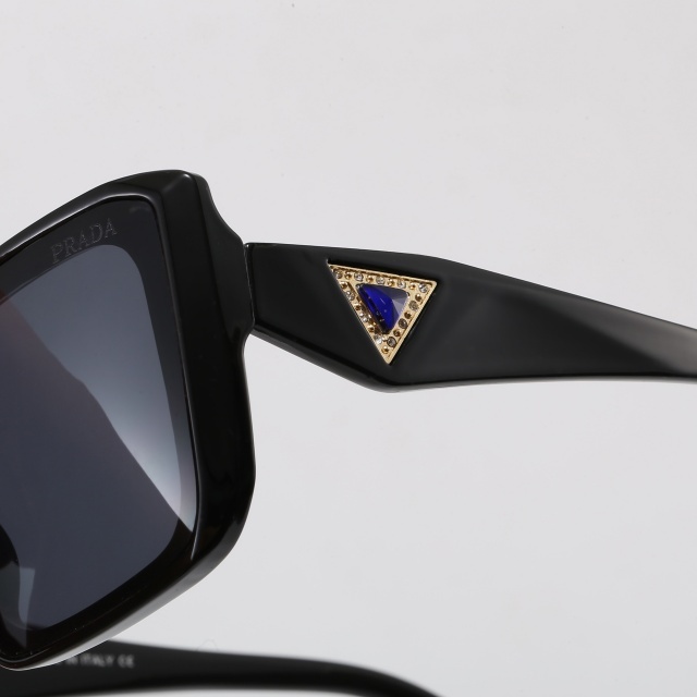 Full Square Frame Diamond Sunglasses