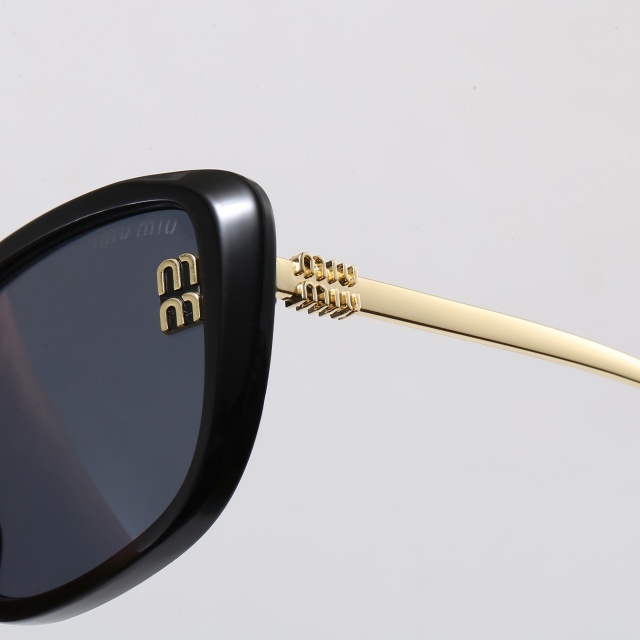 Classic Luxury Design Women Glasses