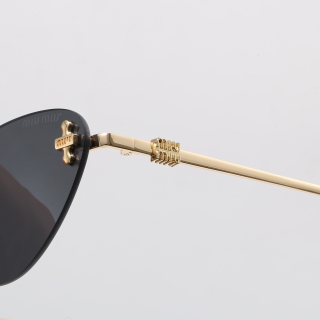 Retro Style Cat Eye Frameless Luxury Glasses