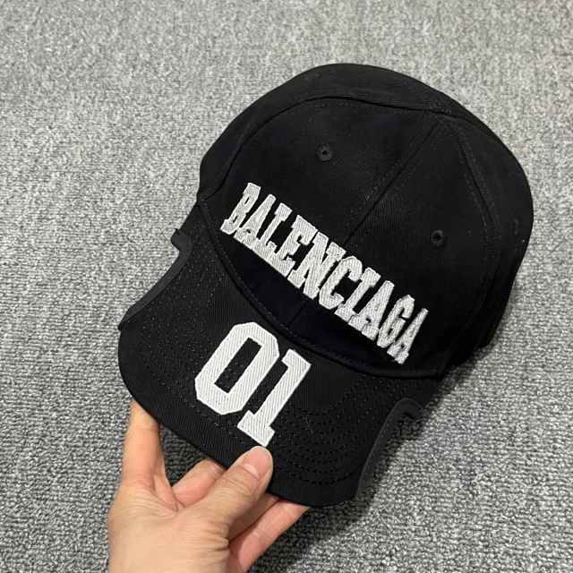 Fashion Cut Out Unisex Baseball Caps