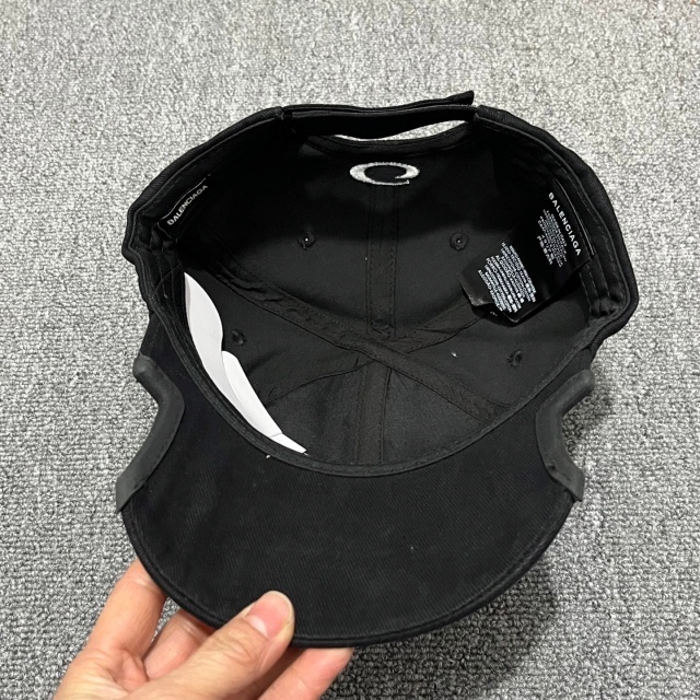 Fashion Cut Out Unisex Baseball Caps