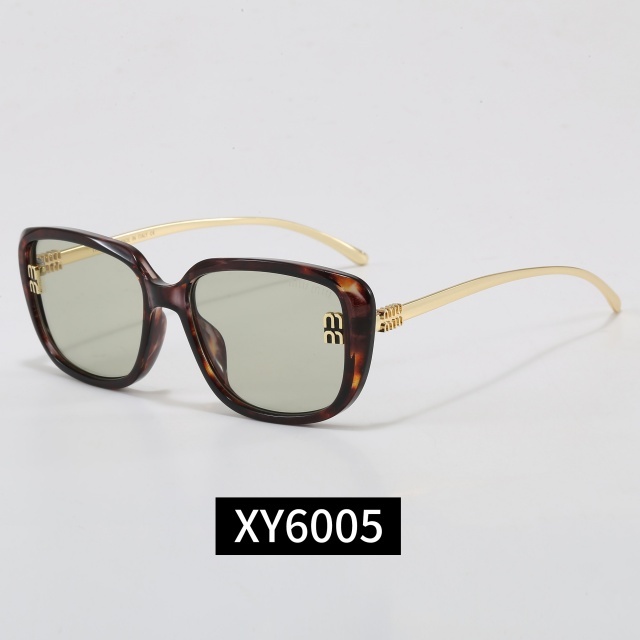 Classic Luxury Design Women Glasses