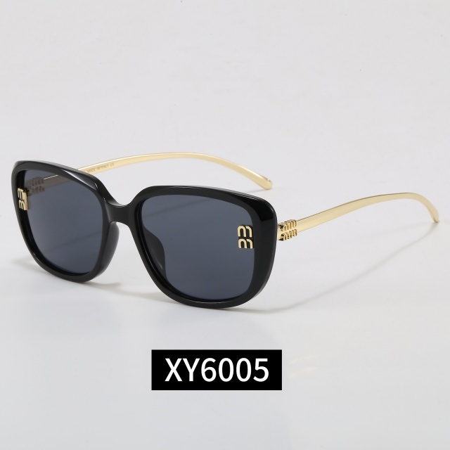 Classic Luxury Design Women Glasses