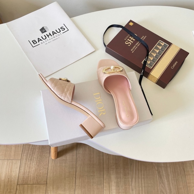Pearl Fashion Luxury Women Chunky Sandals