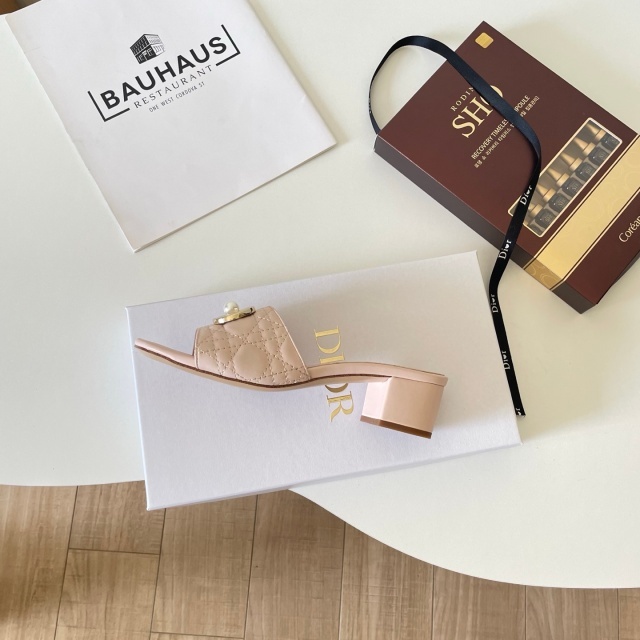 Pearl Fashion Luxury Women Chunky Sandals
