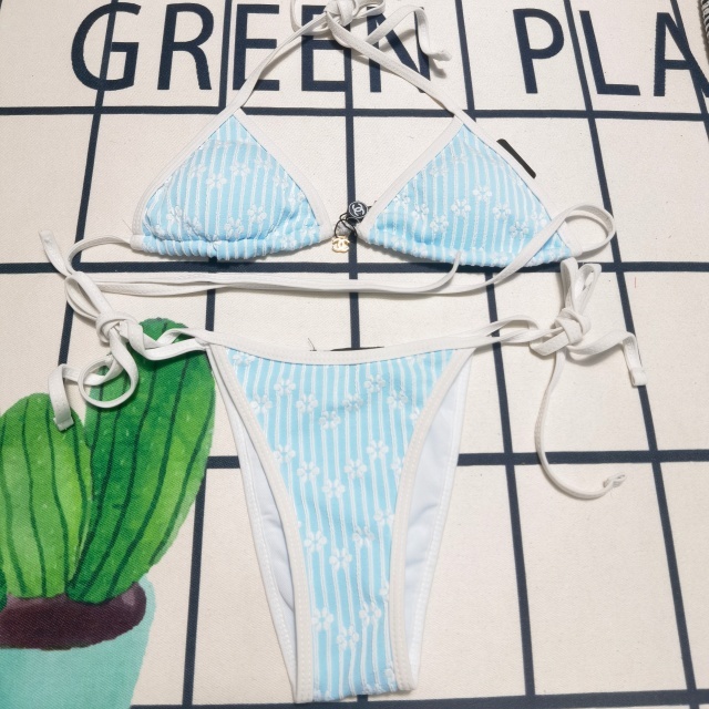 Luxury Fashion Striped Strappy Bikini Set