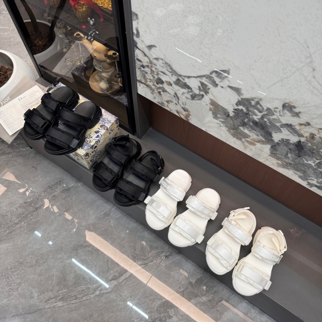 Luxury Fashion Thick-Soled Casual Sandals