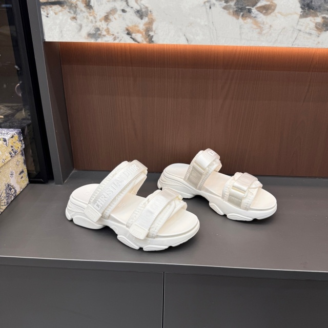 Luxury Fashion Thick-Soled Casual Sandals