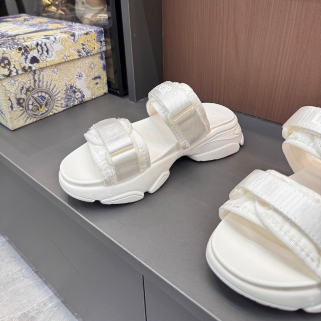 Luxury Fashion Thick-Soled Casual Sandals