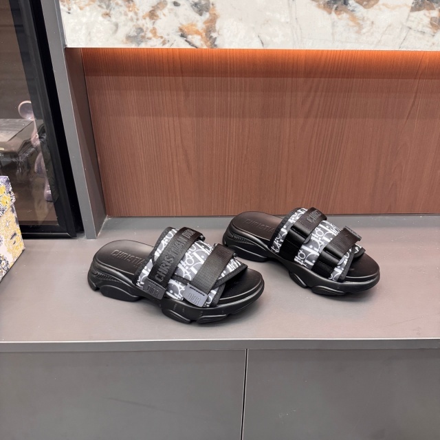 Thick-Soled Women Casual Beach Sandals