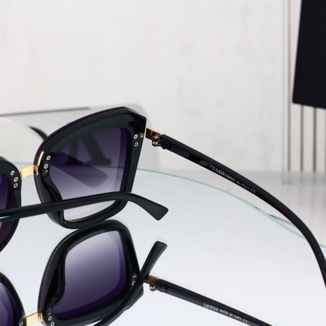 Classic Design Luxury Women Glasses