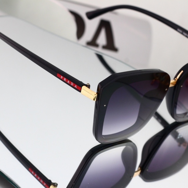 Classic Design Luxury Women Glasses
