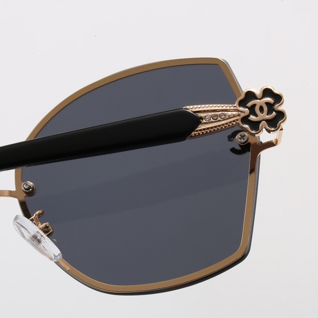 New Luxury Fashion Women Glasses