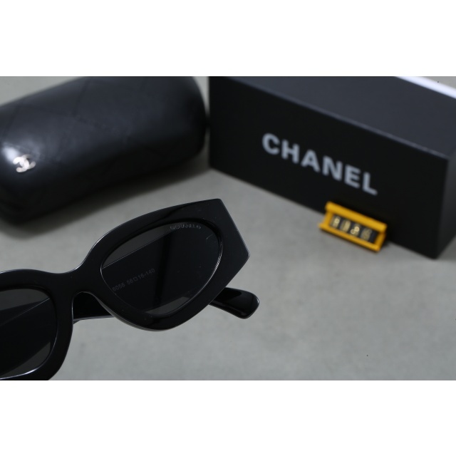 Classic Design Luxury Women Glasses