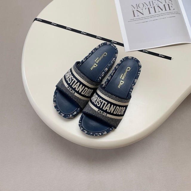 Fashion Embroidery Thick-Soled Casual Slides