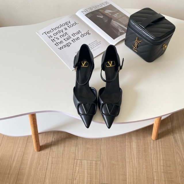 Women Sexy Pointed Toe Leather High Heeled Sandals
