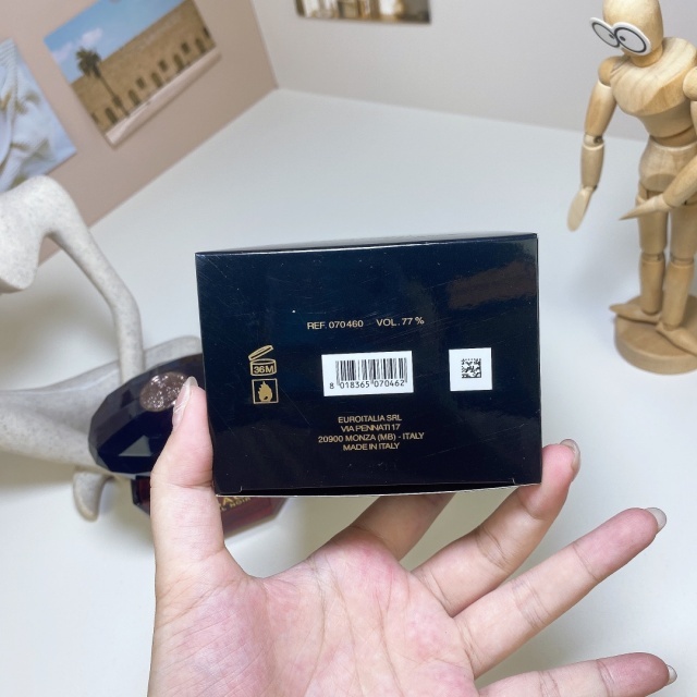 Crystal Noir Eau de Parfum Perfume