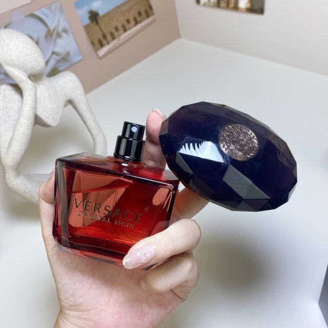 Crystal Noir Eau de Parfum Perfume