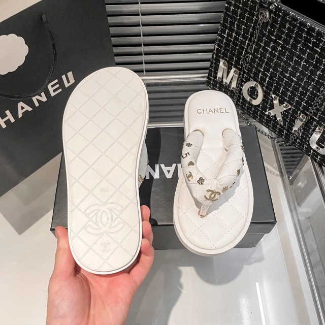 Metal Logo Luxury Women Beach Flip-Flops Shoes