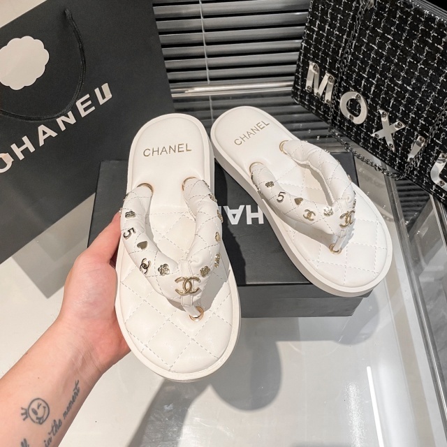 Metal Logo Luxury Women Beach Flip-Flops Shoes