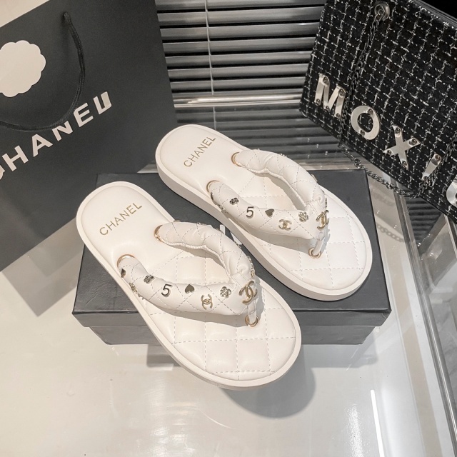 Metal Logo Luxury Women Beach Flip-Flops Shoes