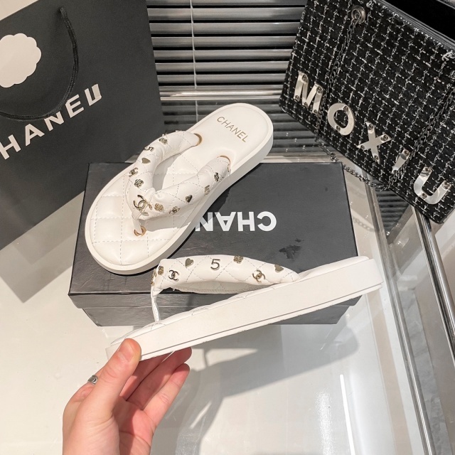 Metal Logo Luxury Women Beach Flip-Flops Shoes