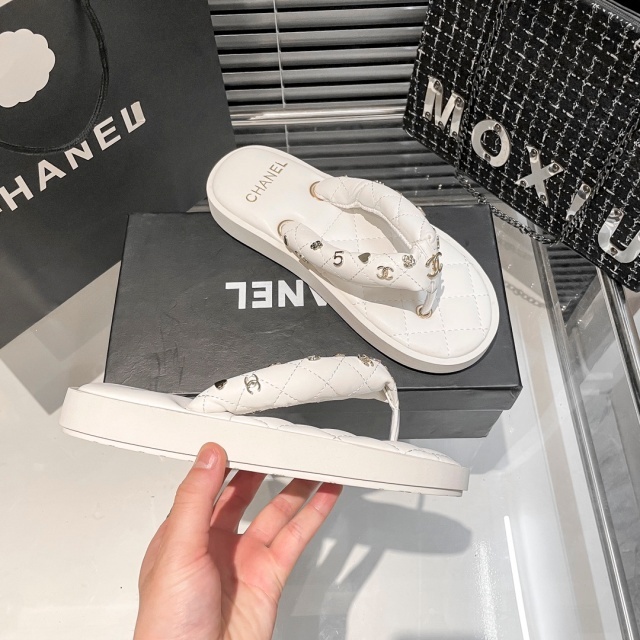 Metal Logo Luxury Women Beach Flip-Flops Shoes