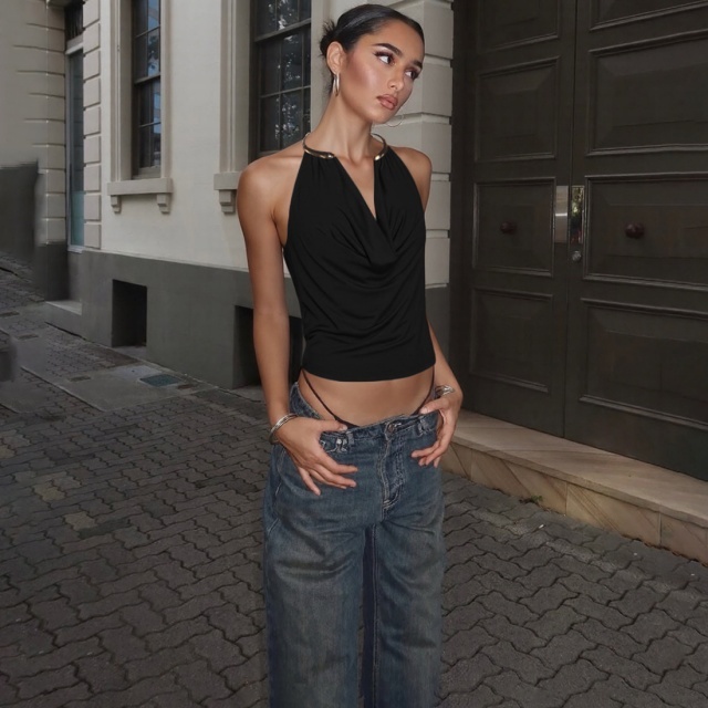 Swing Neck Metal Neck Slim Fit Vest