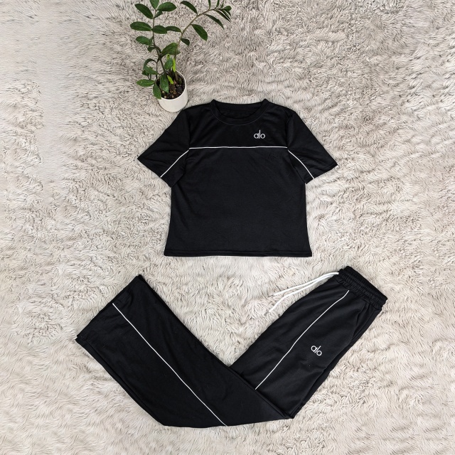 Fashion Embroidery Short Sleeve Casual Pants Suit