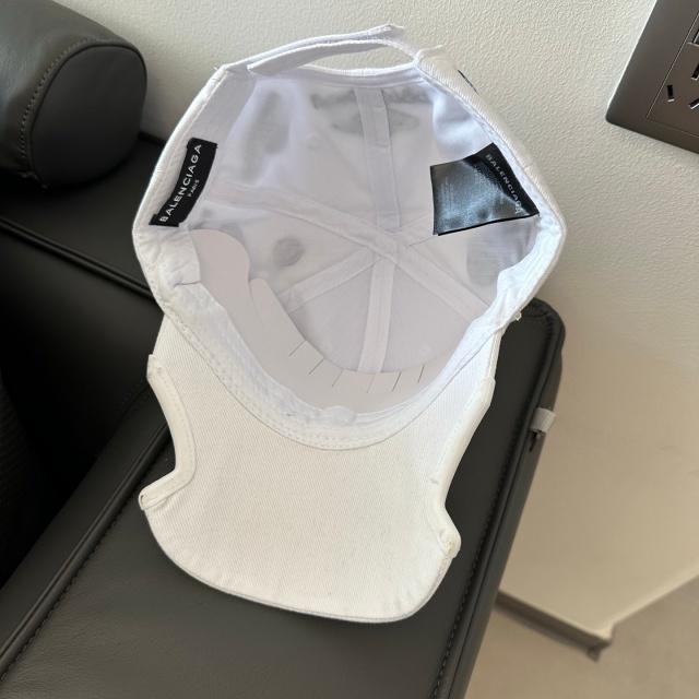 Fashion Embroidery Cut Out Baseball Caps