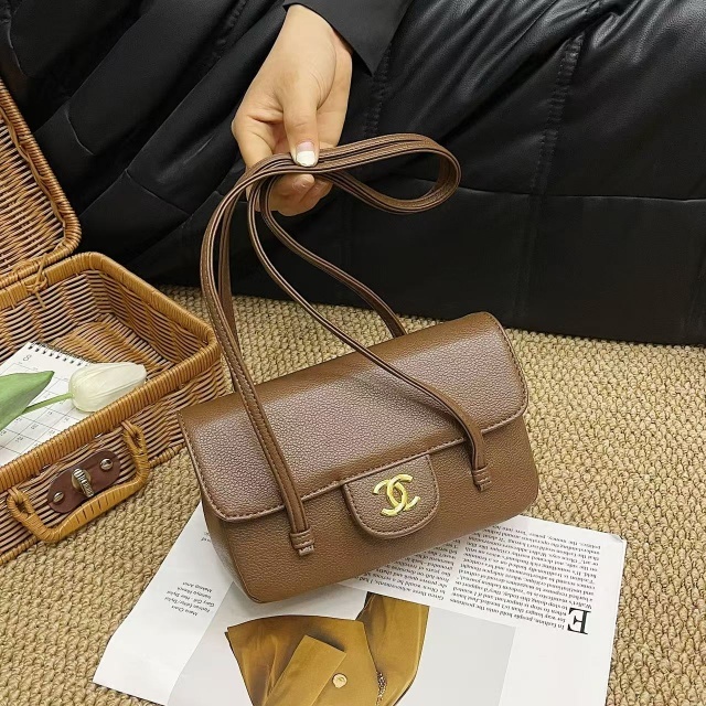 Metal Logo Leather Women Shoulder Bags