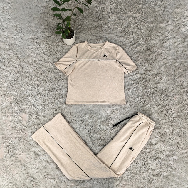 Fashion Embroidery Short Sleeve Casual Pants Suit