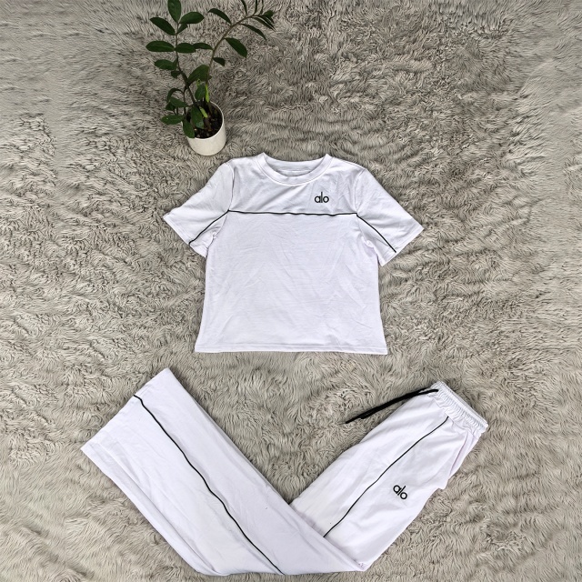 Fashion Embroidery Short Sleeve Casual Pants Suit