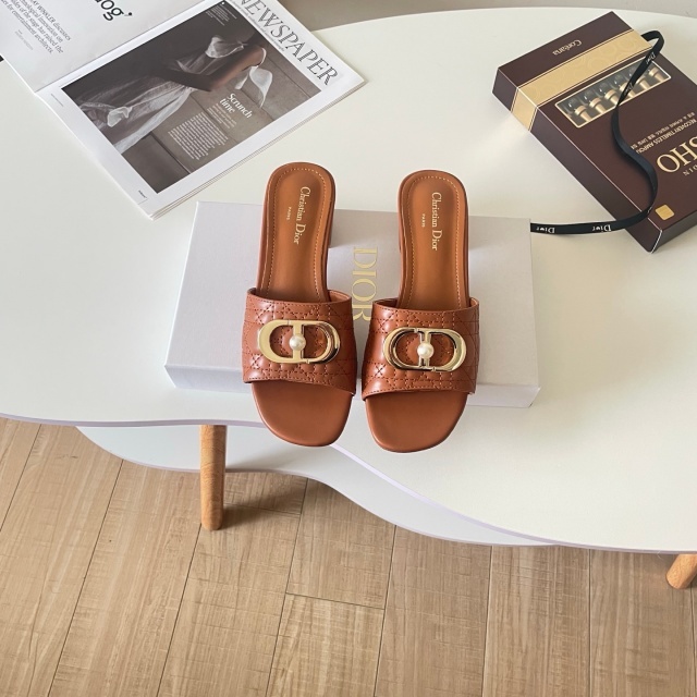 Pearl Fashion Luxury Women Chunky Sandals