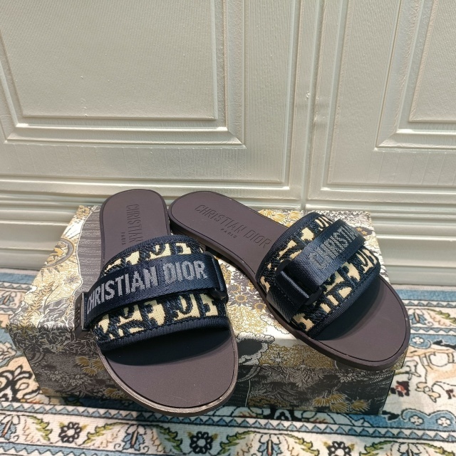 Fashion Embroidery Velcro Flat Sandals