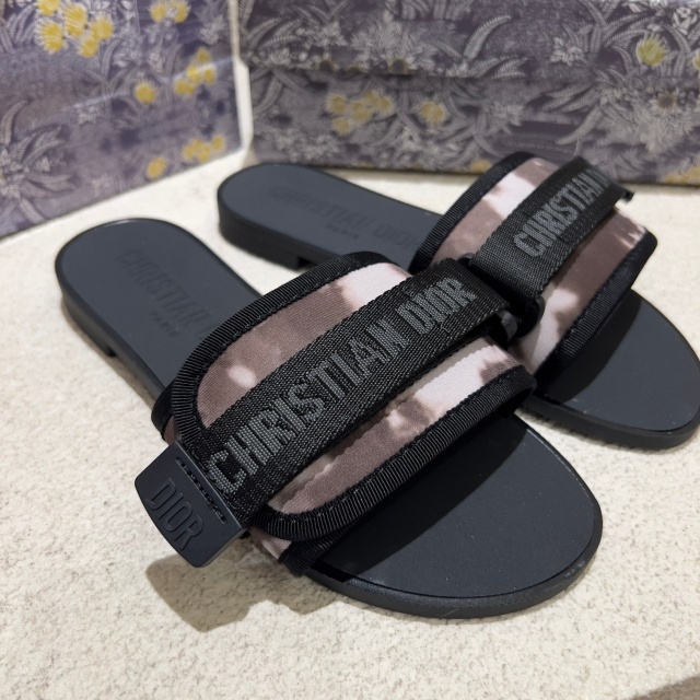 Fashion Embroidery Velcro Flat Sandals