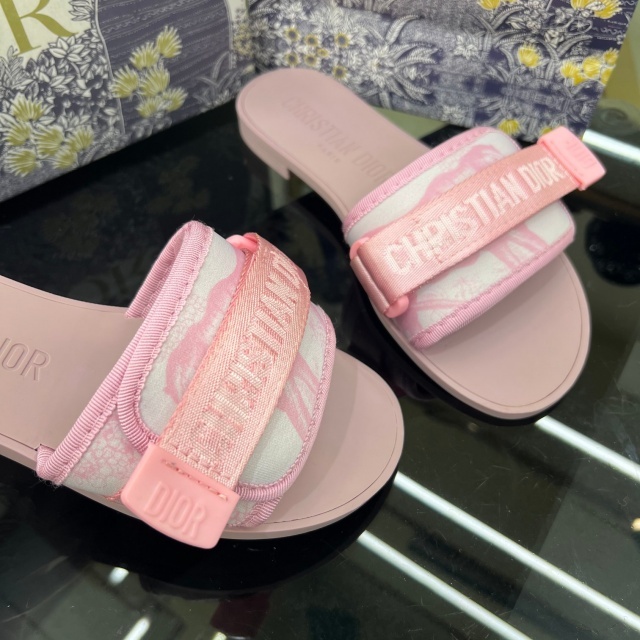 Fashion Embroidery Velcro Flat Sandals
