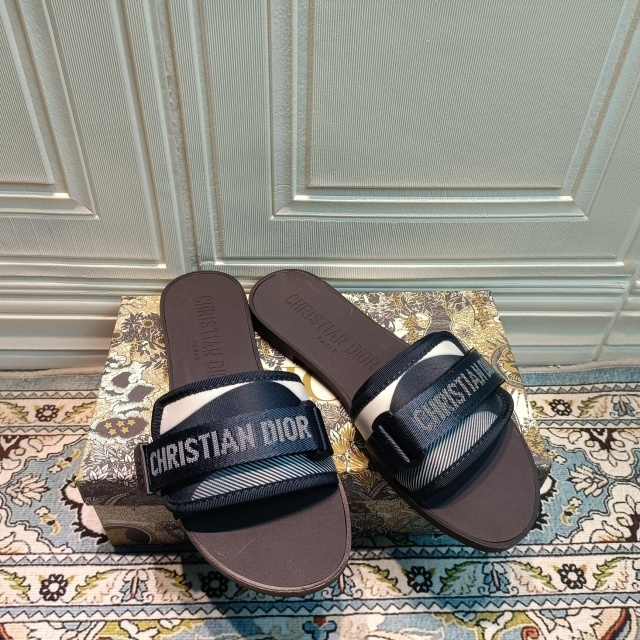 Fashion Embroidery Velcro Flat Sandals